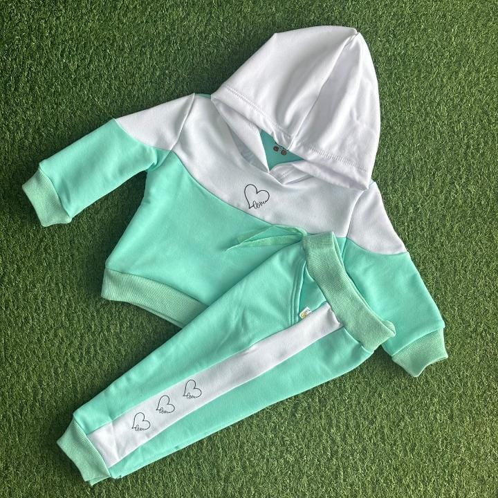 Conjunto Turquesa con Corazones